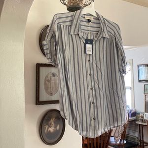 Universal Thread Blue Stripe Top size L